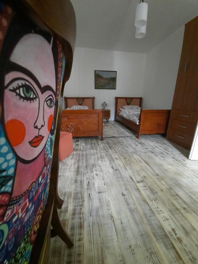 Apartments Mila Цетине Екстериор снимка