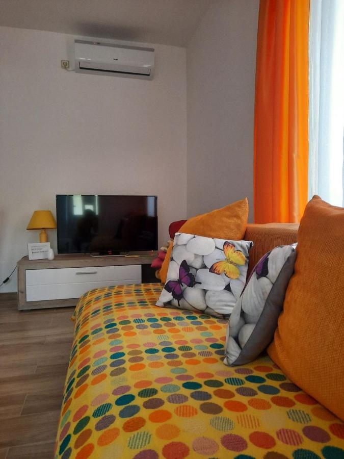Apartments Mila Цетине Екстериор снимка